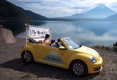 6 maneras muy originales de hacer publicidad exterior: desde un coche jacuzzi hasta un hotel itinerante