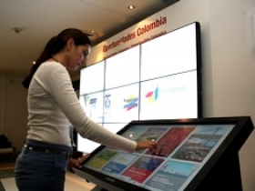 Pantallas Interactivas con oportunidades de negocios en Cumbre Empresarial
