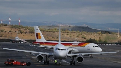 La UE aprueba el uso de m&oacute;viles y tabletas en los aviones durante el despegue y aterrizaje