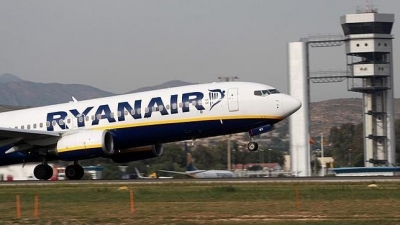 Desalojan a 20 personas de un avi&oacute;n por hacer llorar a un azafato