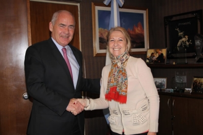 Meyer firm&oacute; un convenio con Wines of Argentina