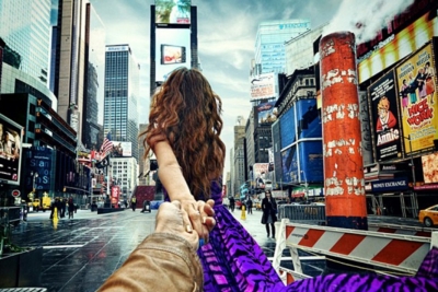 Fot&oacute;grafo contin&uacute;a viajando por el mundo de la mano de su novia