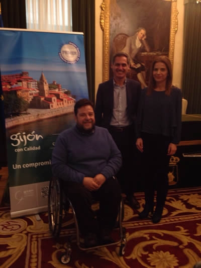16 Establecimientos de Gij&oacute;n reciben el distintivo de accesibilidad tur&iacute;stica