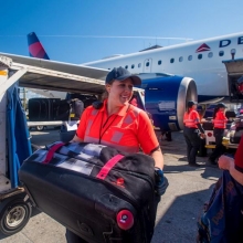 La mejor en su industria y en continuo crecimiento: 3 formas en las que Delta est&aacute; innovando en sus operaciones de equipaje