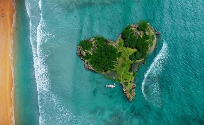 Cinco islas con forma de coraz&oacute;n
