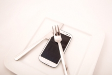 El 98% de los clientes que han pagado en un restaurante con un m&oacute;vil lo volver&iacute;an a hacer